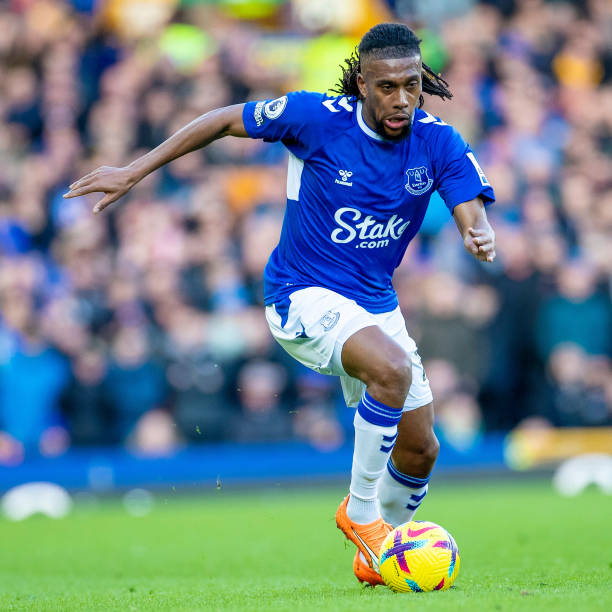 莫拉塔与两 莫拉塔与两