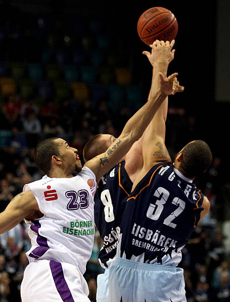 假设续约两 假设续约两