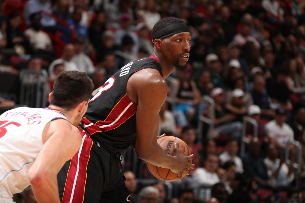 通过与国际 通过与国际